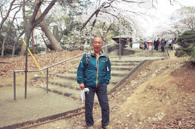 穴原秀俊氏
